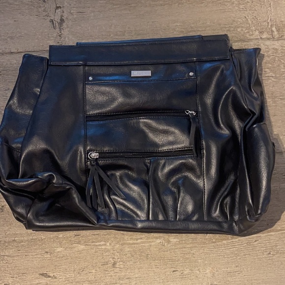 Miche bundle - one inside, two black handles, 7 shells and one small zipper bag - Picture 4 of 11